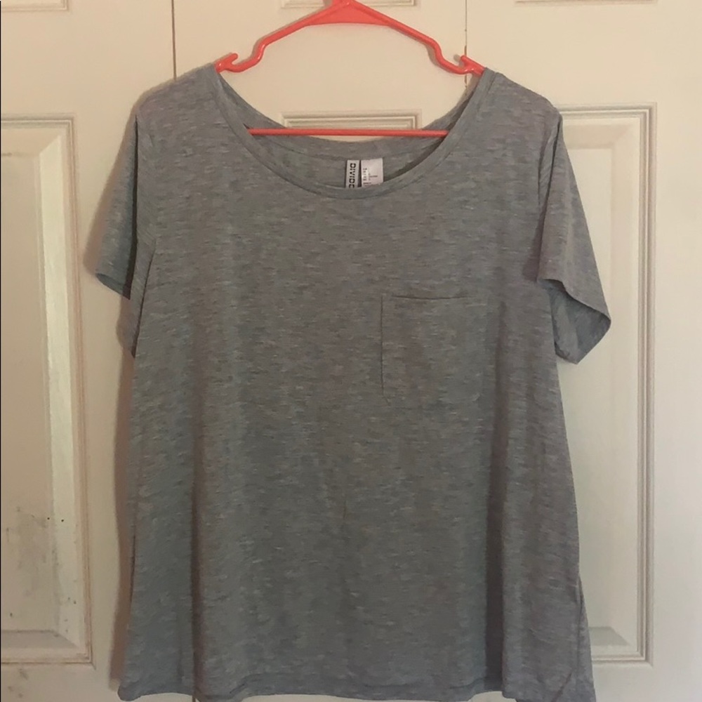 Gray t-shirt (4/$20)